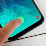 Về bảo mật, Galaxy A50 hỗ trợ Cảm biến Vân Tay trong màn hình duy nhất trong phân khúc giá này cùng với khả năng diện khuôn mặt 2D