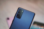 Sản phẩm sở hữu cụm 3 camera sau dạng hình chữ nhật, không quá lòi lên mặt phẳng lưng!