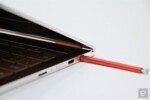 Phải thì khe thẻ nhớ, USB TypeC thứ 2 và khe bút S pen