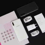 Toàn bộ bên trong hộp bao gồm: thân máy là A50, củ sạc nhanh, cáp USB TypeC, sách HDSD, que chọc sim, tai nghe và ốp lưng Silicon