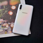 Bên cạnh màu trắng, A50 cũng có khả năng biến đổi màu sắc rất ấn tượng