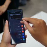 Lệnh không chạm được thiết kế lại, khá gọn gàng và giùp người dùng dễ thao tác!