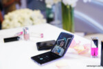 Chụp ảnh, selfie, trang điểm cùng Z Flip thoải mái nhất