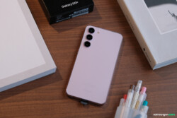 Còn đây là nhân vật chính của chúng ta đây - Galaxy S23+ Tím Lilac