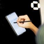 Đây là S Pen trên Galaxy S21 Ultra, và bạn phải mua rời chứ không có sẵn