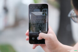 Hỗ trợ zoom siêu xa đến 30x