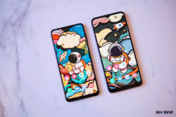 bên trái là AMOLED, bên phải là LCD